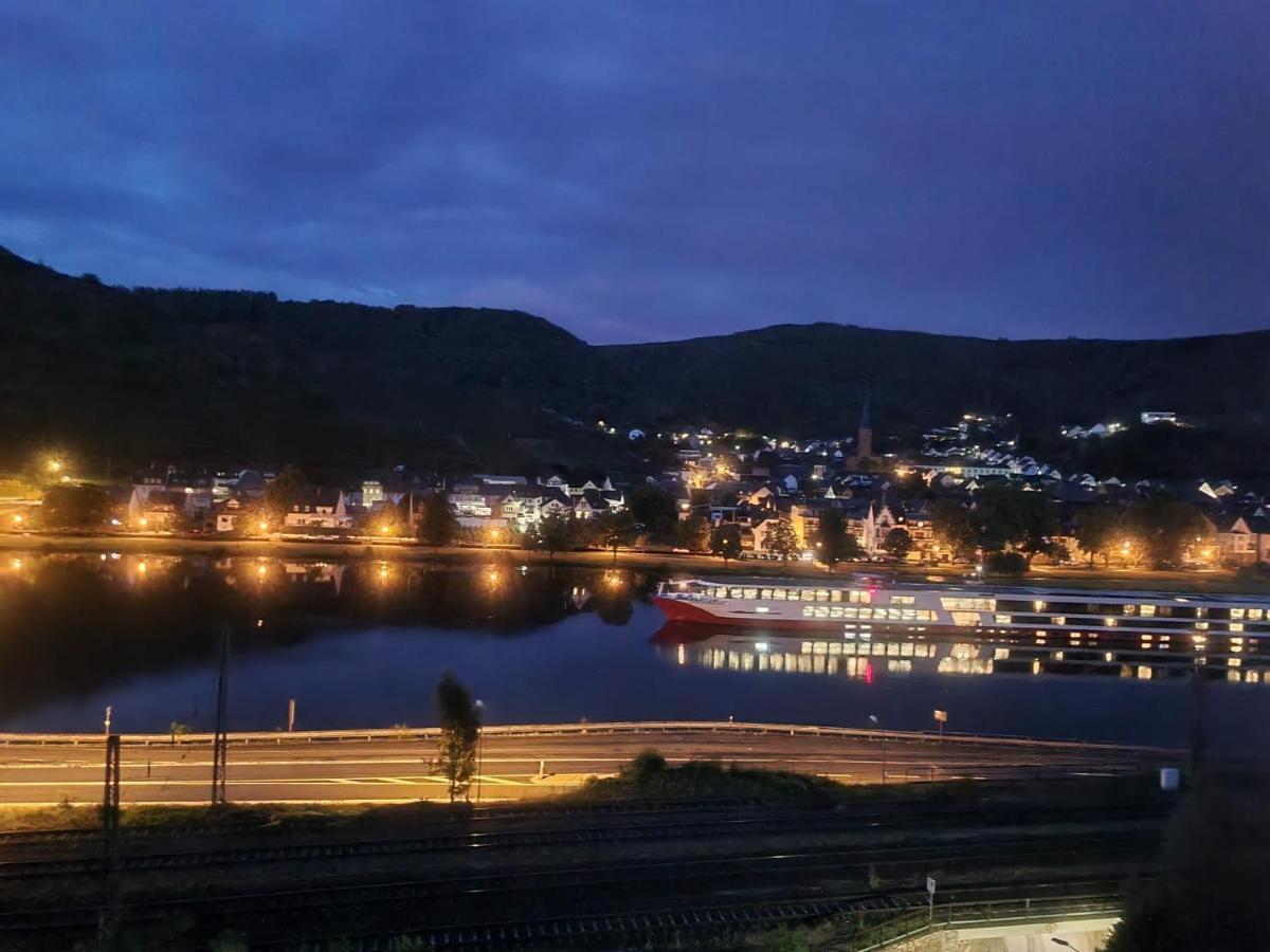 Mv Roemervilla, Lofts & Penthouses Mit Traumhaftem Moselpanoramablick Und Sauna Treis-Karden Esterno foto
