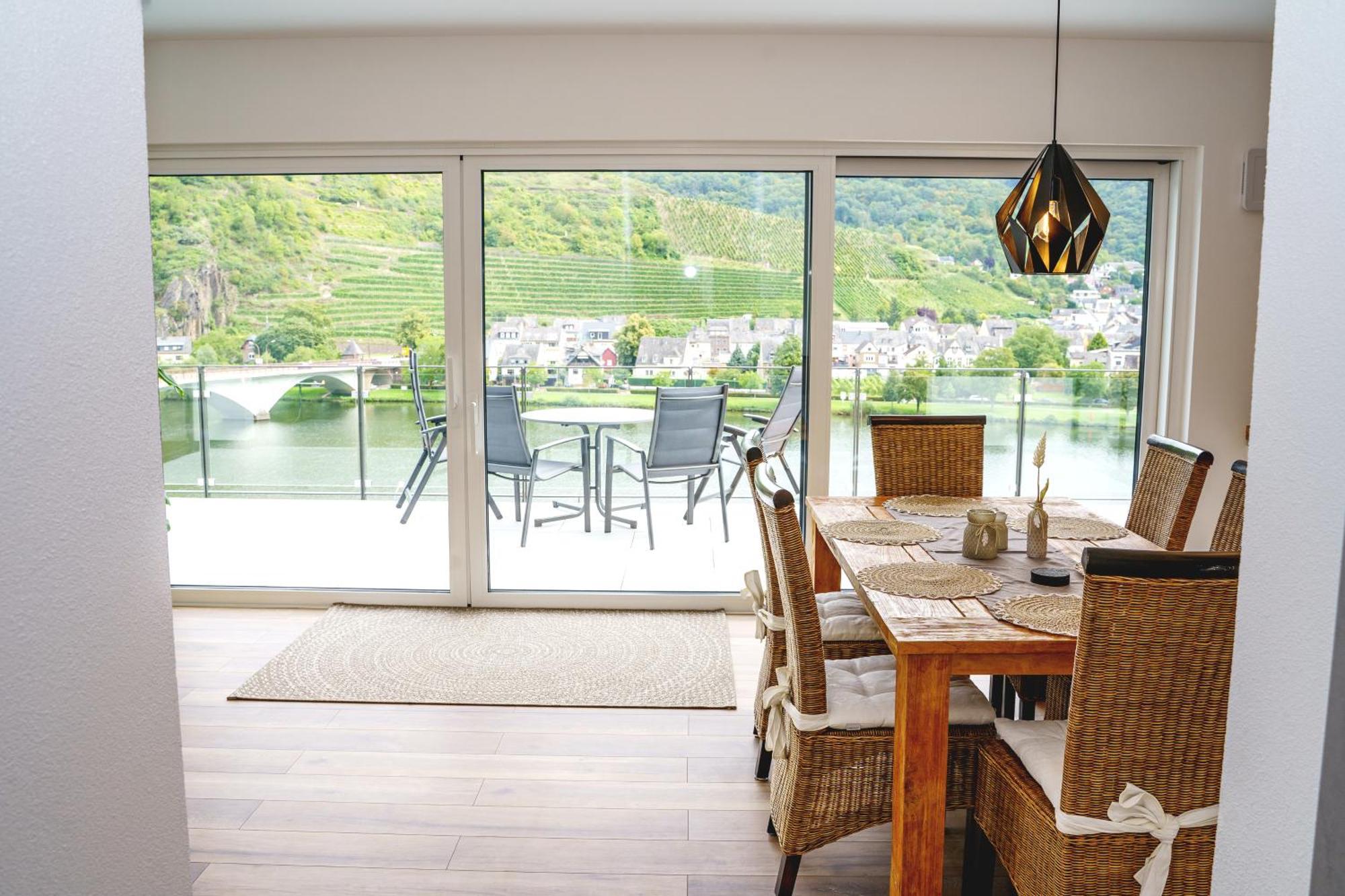 Mv Roemervilla, Lofts & Penthouses Mit Traumhaftem Moselpanoramablick Und Sauna Treis-Karden Esterno foto